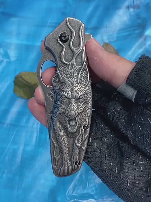High-Hardness Stainless Steel 3D Wolf King Engraved Alloy Multi-Functional Portable Folding Pocket Knife - Suitable for Outdoor Camping, Hiking, Barbecue, Fishing, etc. - Perfect Gift for man